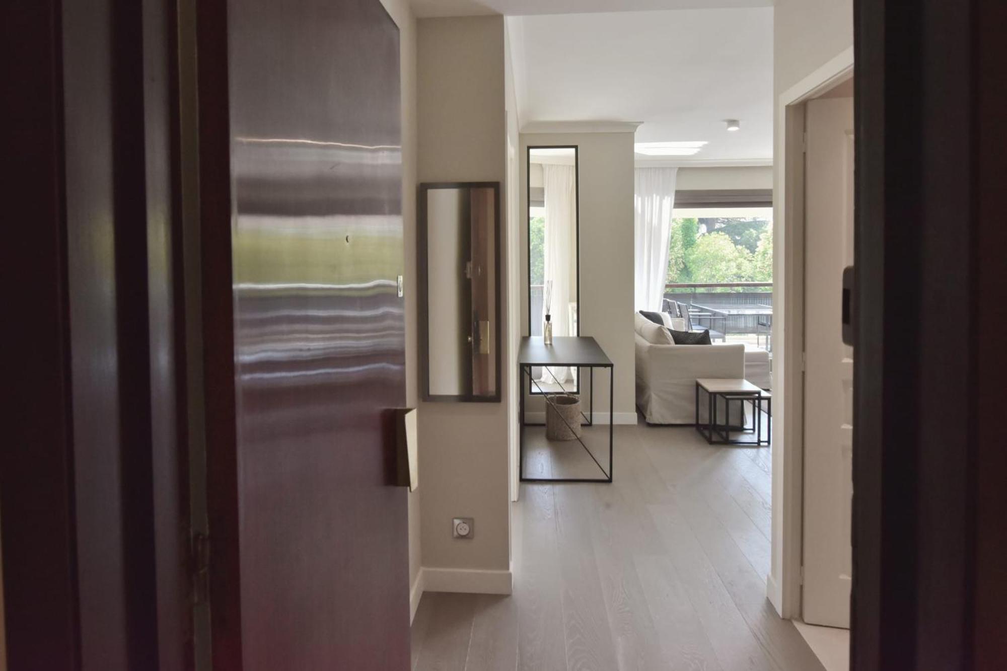 Cannes - 2-Br Flat 15-Min Walk To The Beaches Екстериор снимка